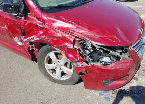 2010 Volkswagen Routan Se z USA, uszkodzony, nr VIN 2V4RW3D11AR230850